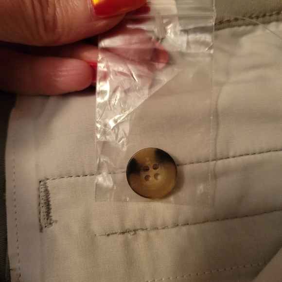 a n.a. Women's Gray Twill Shorts NWT - Picture 8 of 10